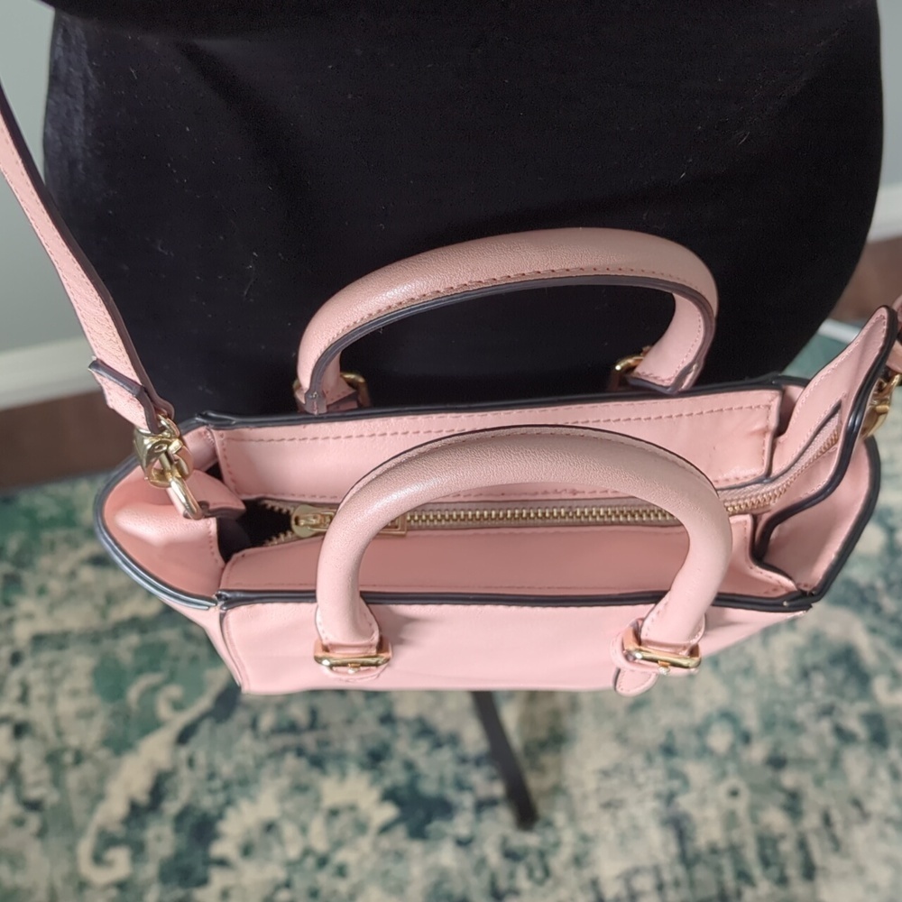 FOREVER 21 Faux Leather Tote Bag - Picture 5 of 8